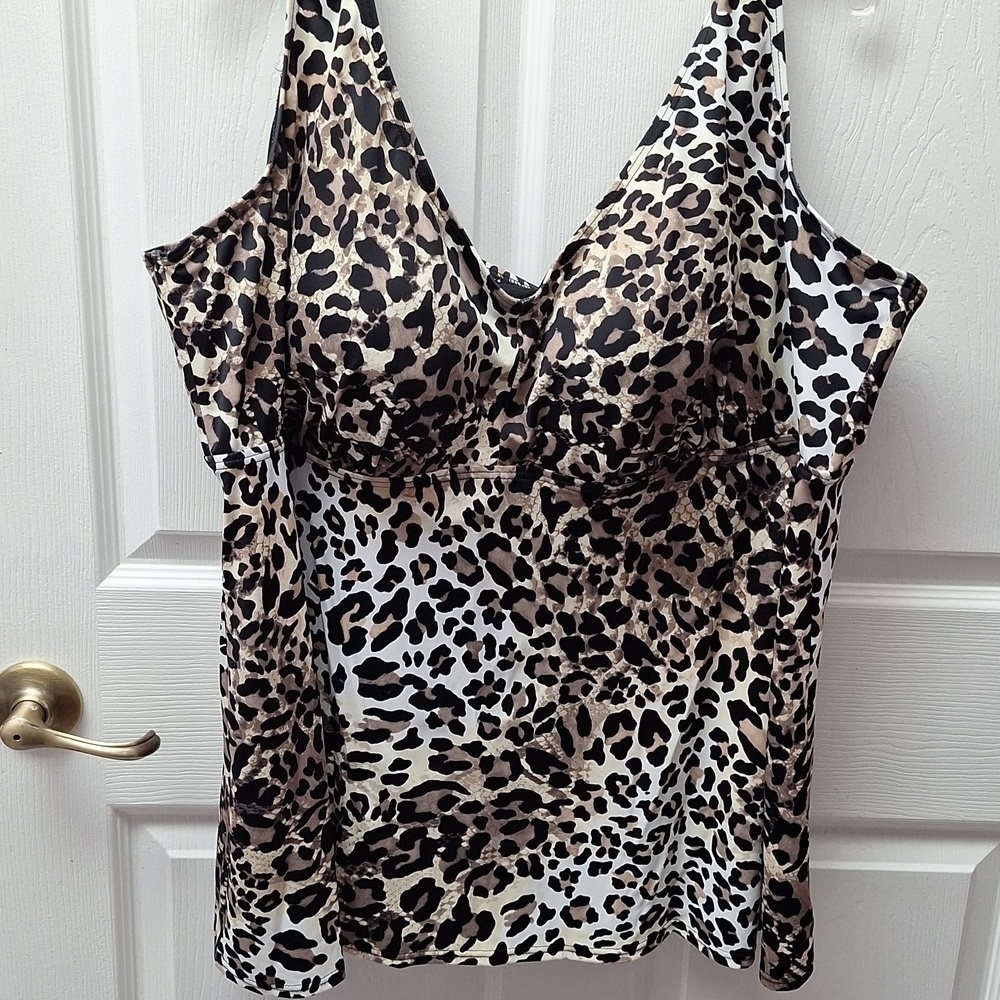 Q women's Swimsuits for All animal print plus size swim top 30